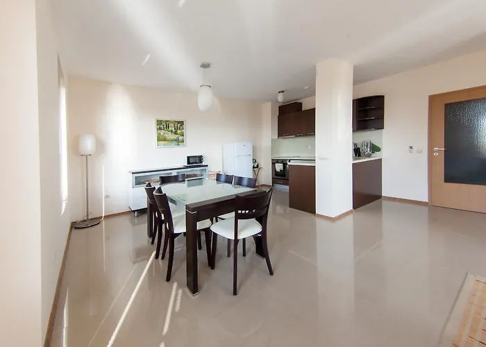 Lighthouse Golf Private *