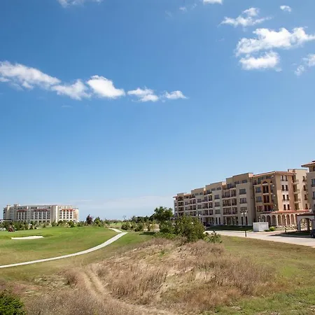 Lighthouse Golf Private *