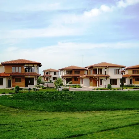 Lighthouse Golf Private * בלצ'יק