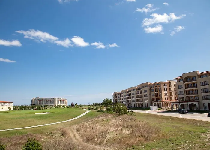 Lighthouse Golf Private *